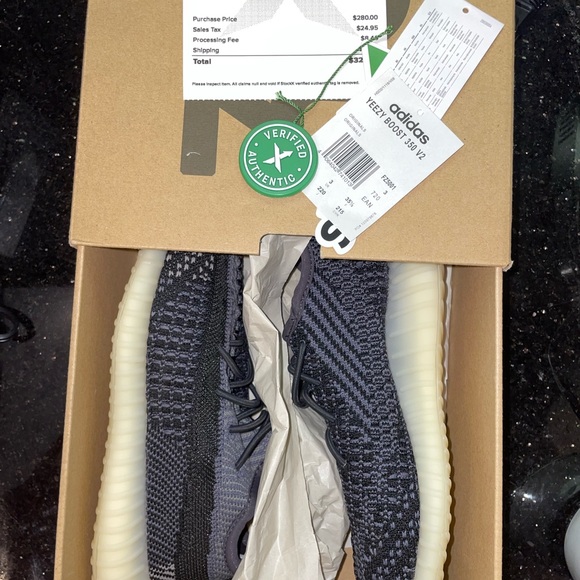 Yeezy Boost 350 V2